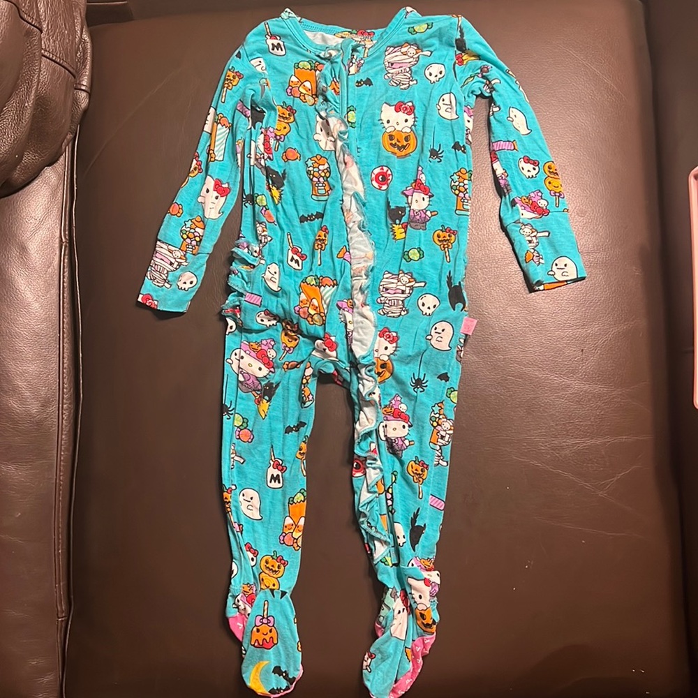 POSH PEANUT X HELLO KITTY onesie w/ ruffled back  (LIMITED EDITION)